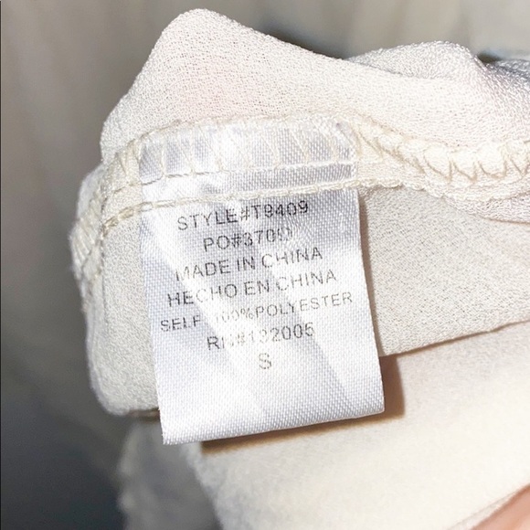 Entro White Cream Long Sleeve Floral Design Blouse - Picture 7 of 11